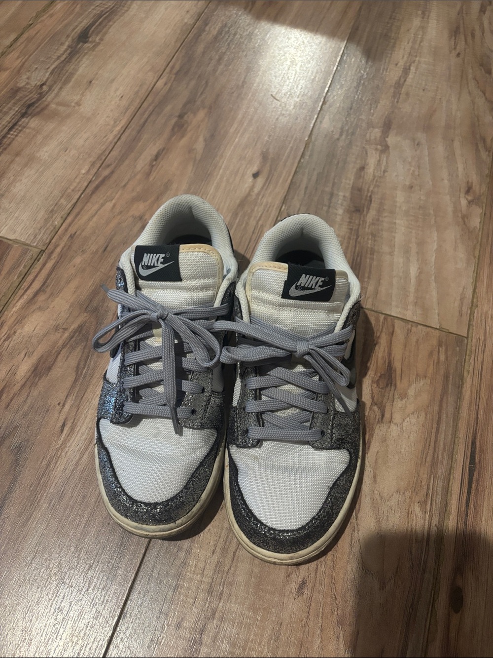 Nike Kids Gray and Black Glitter Low-Top Sneakers